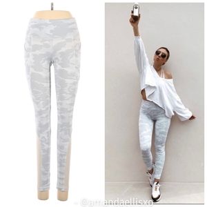 Strut This x FLYWHEEL White Grey Camo Pocket Side Mesh Panel Yoga Leggings